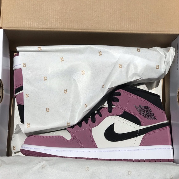 Air Jordan 1 SE Mid Mulberry (W) Size 7 & 8.5 Wmns - Picture 2 of 13